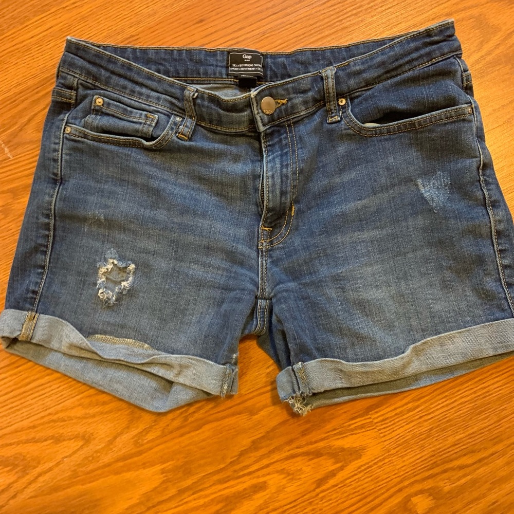 Sexy boyfriend shorts distressed